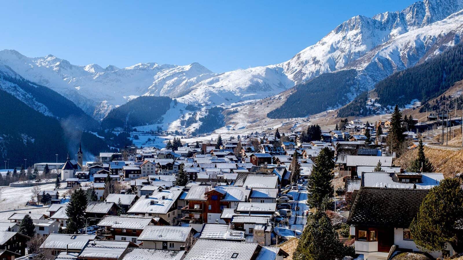 Schweizer Stadt- oder Alpenlandschaft als Titelbild